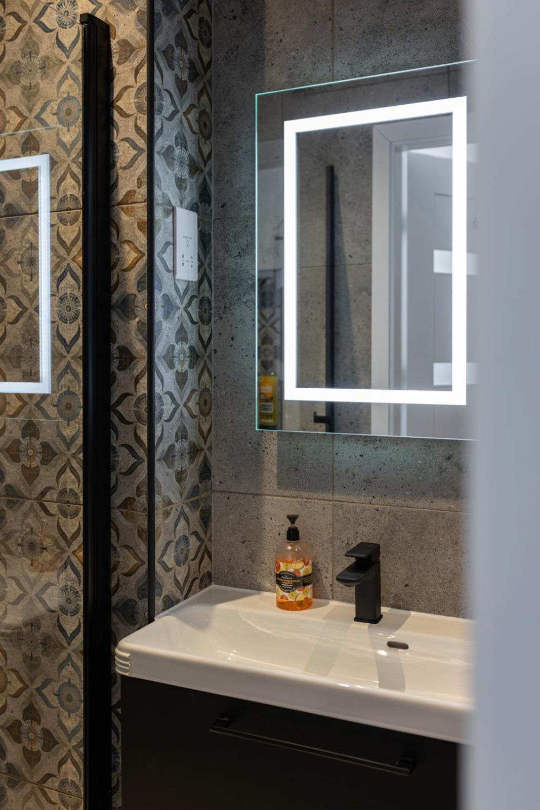 Flatzy - 16 Guests 4 En-Suite Central Apartment A Λίβερπουλ Εξωτερικό φωτογραφία